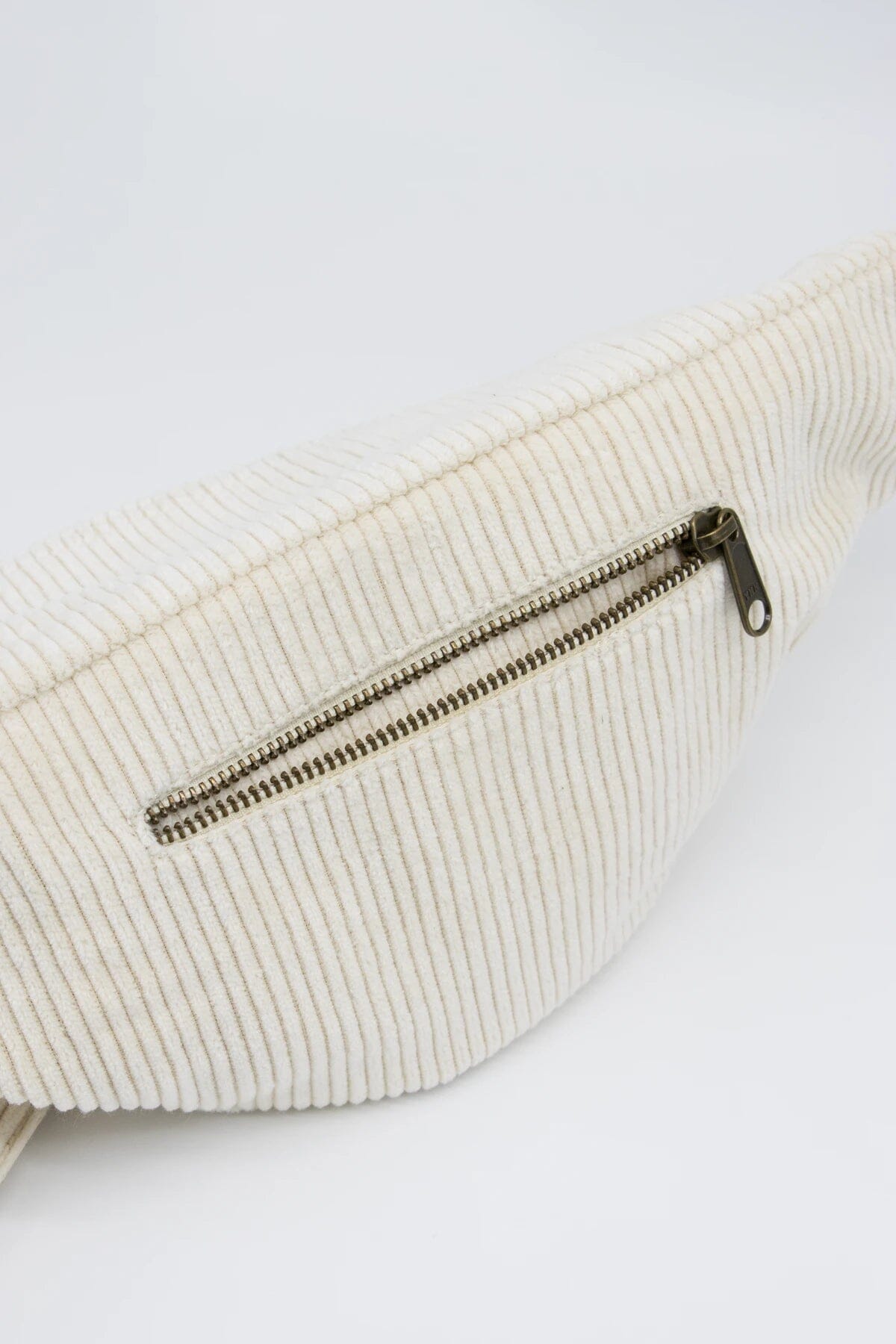 Banane Sasha Velours côtelé blanc cassé Hindbag Boutique Hindbag