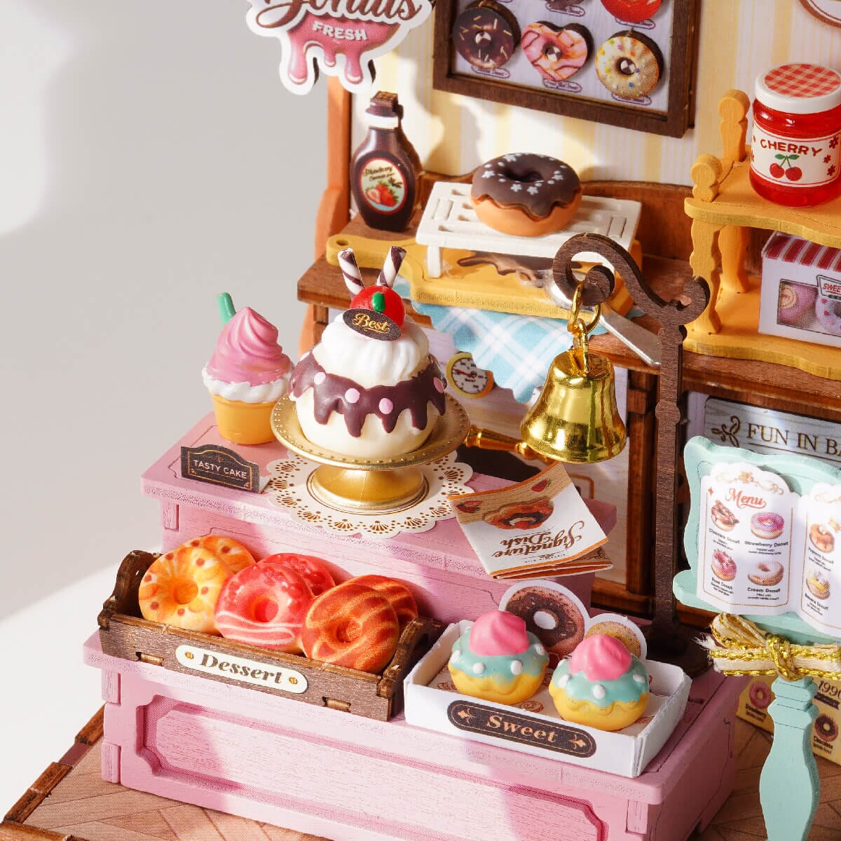 Rolife Sweetie’s Donut Shop DS051 – Maquette miniature DIY Boutique Rolife Robotime