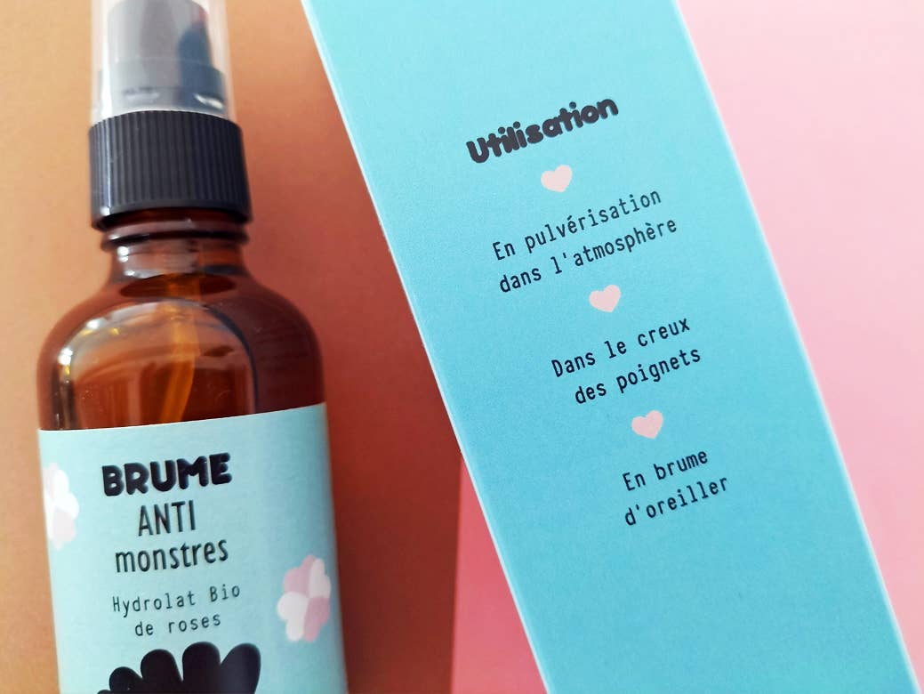Brume magique anti-monstres à l'eau florale de roses bio