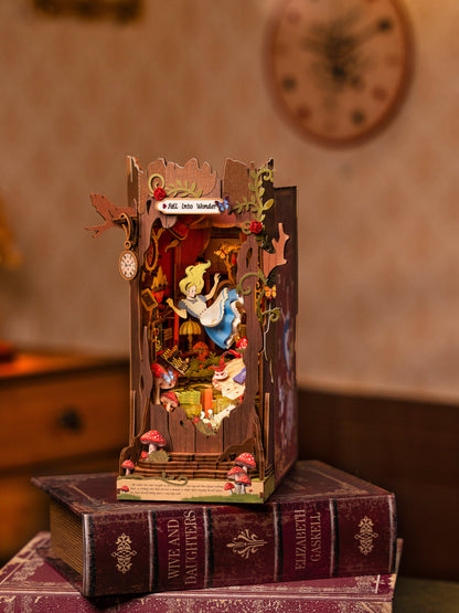 Book Nook - Maquette serre-livres, Alice Adventure TGB12 Boutique Rolife Robotime 