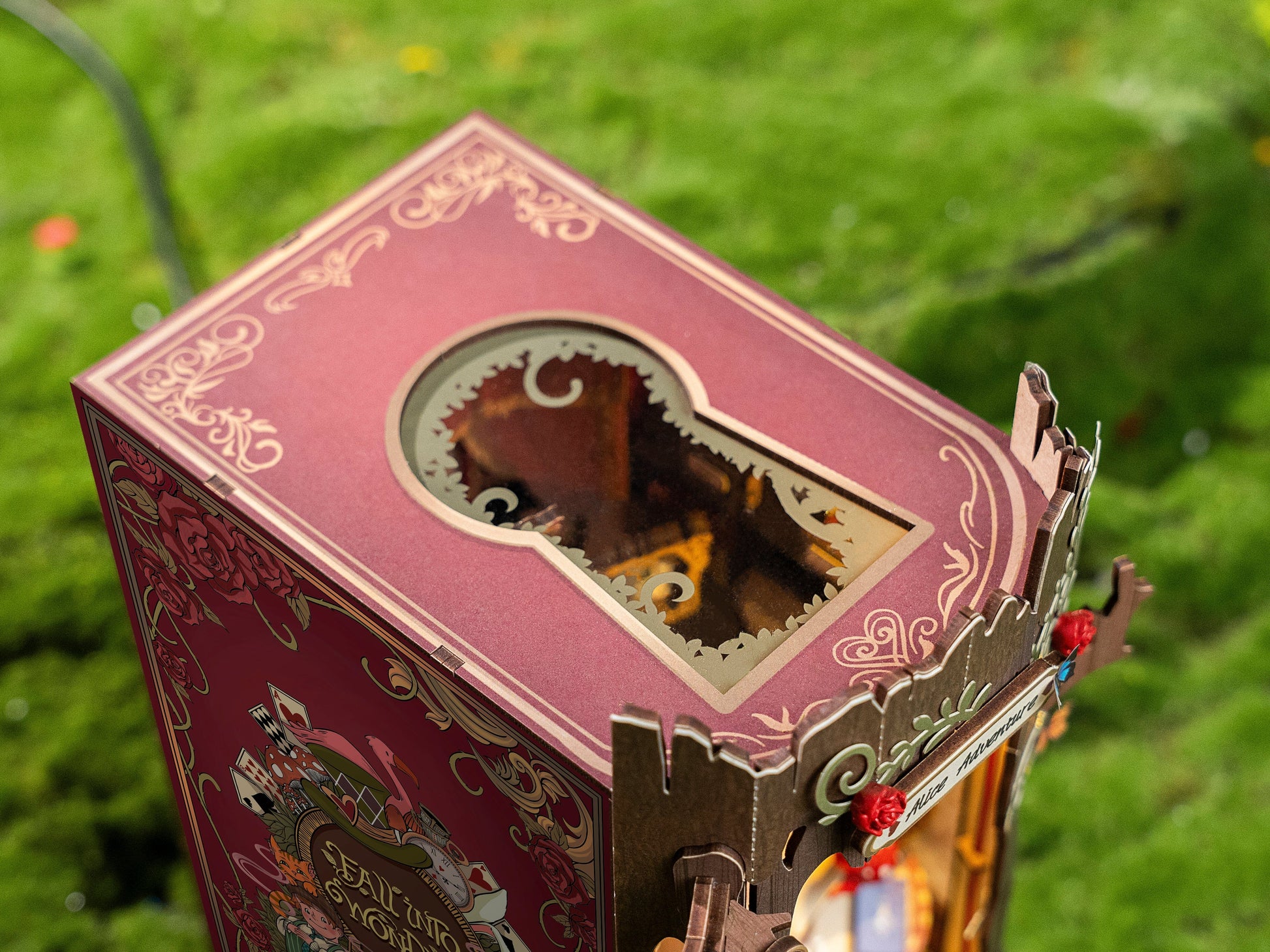 Book Nook - Maquette serre-livres, Alice Adventure TGB12 Boutique Rolife Robotime 