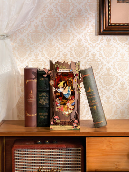 Book Nook - Maquette serre-livres, Alice Adventure TGB12 Boutique Rolife Robotime 