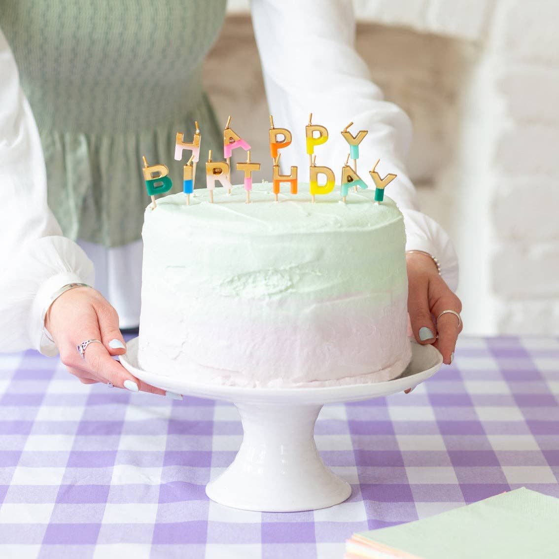 Bougies lettres « Joyeux anniversaire » arc‑en‑ciel Boutique Talking Tables 