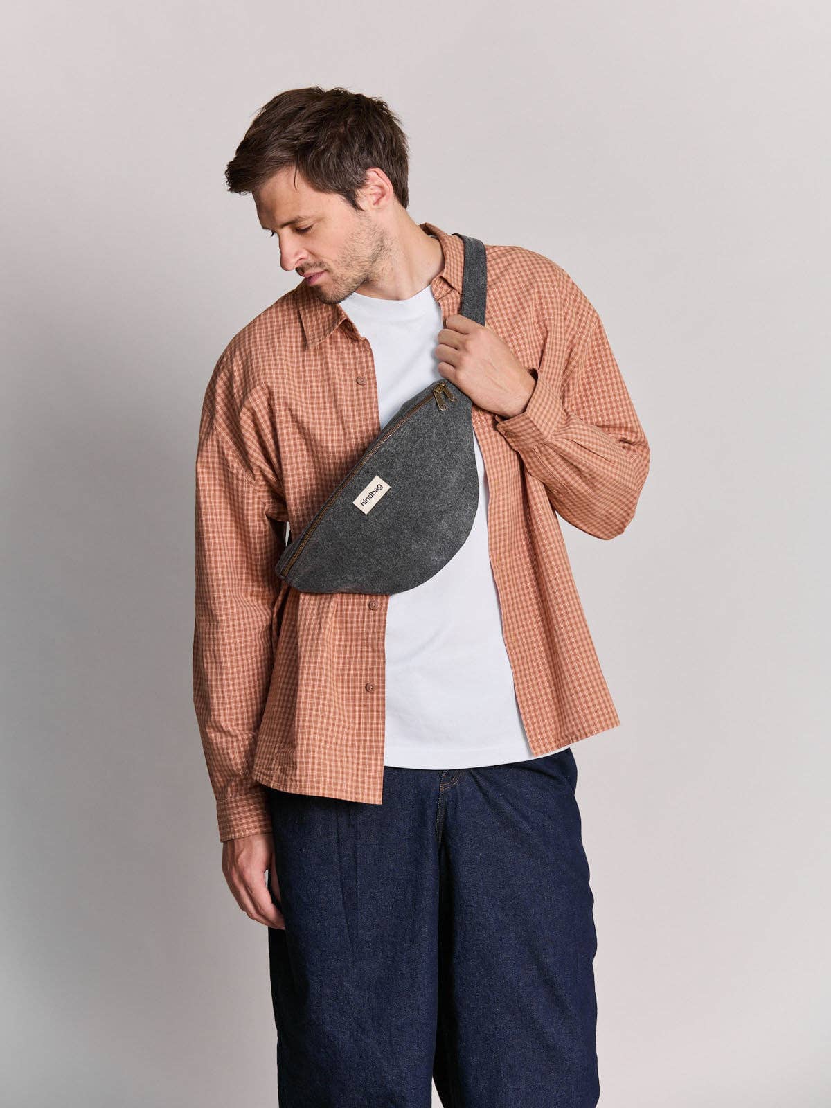 Sac bandoulière sasha denim gris foncé Boutique Hindbag 